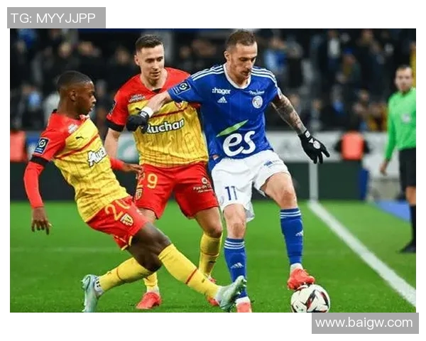 法联赛杯激战特鲁瓦对决朗斯双方争夺晋级名额的精彩对抗 法联赛杯激战特鲁瓦对决朗斯双方争夺晋级名额的精彩对抗