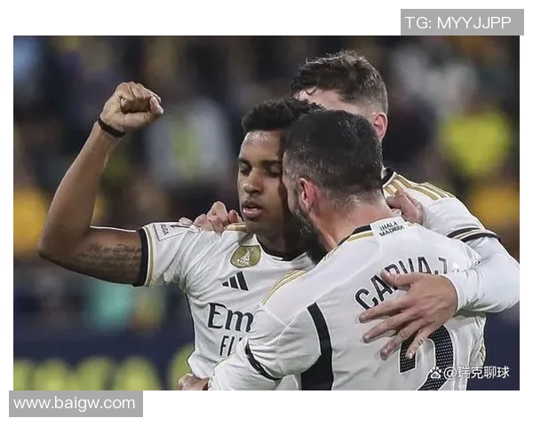 西甲焦点战皇马迎战瓦伦西亚双方争夺三分激战一触即发