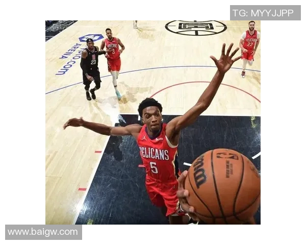 赫伯特琼斯的篮球旅程与成长故事探索他的职业生涯与个人成就 赫伯特琼斯的篮球旅程与成长故事探索他的职业生涯与个人成就