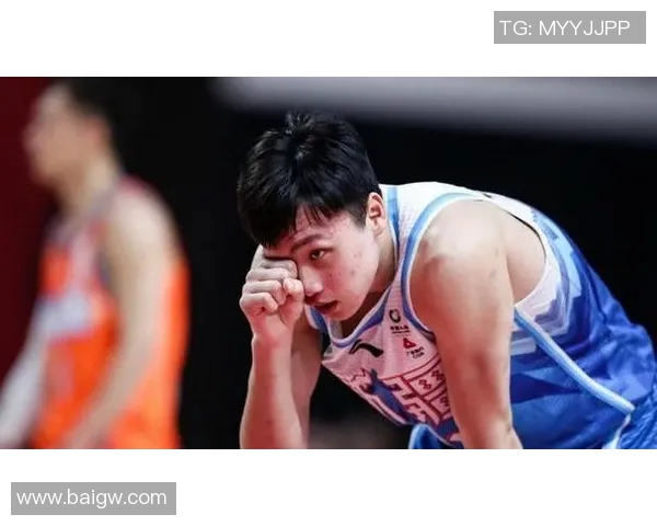 齐麟的崛起与挑战：探索年轻球员在职业篮球中的发展之路